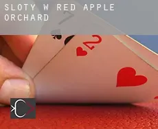 Sloty w  Red Apple Orchard