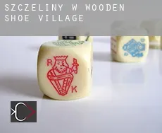 Szczeliny w  Wooden Shoe Village
